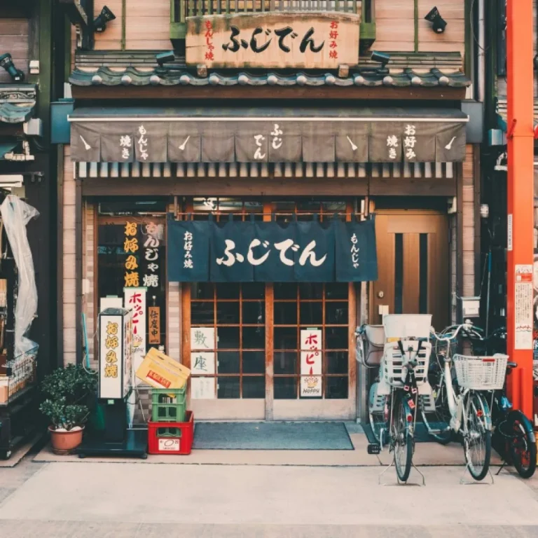 Discover Ho Chi Minh City With Tracie May: Your Guide to Food, Fashion and Fabulous Finds