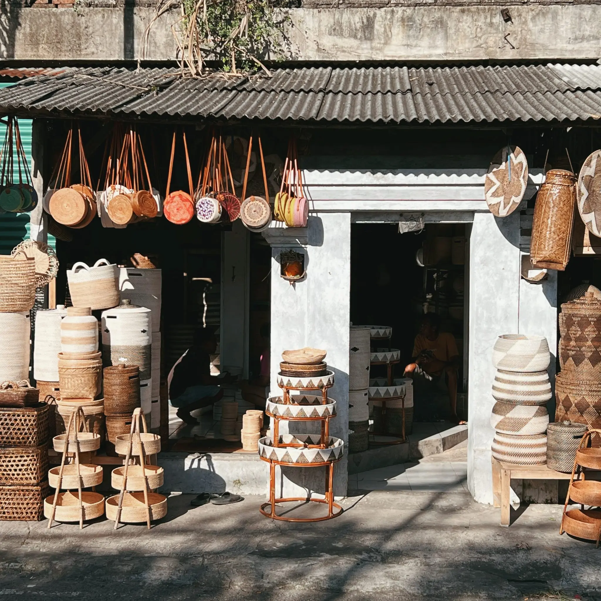 https://vabeau.crea8ivedev.com/wp-content/uploads/2026/02/bali-shopping-2048x2048-1.webp