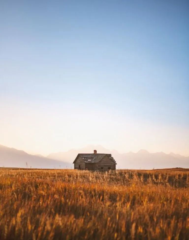 https://vabeau.crea8ivedev.com/wp-content/uploads/2026/05/imgi_33_Montana-Big-open-sky-768x978-1.webp