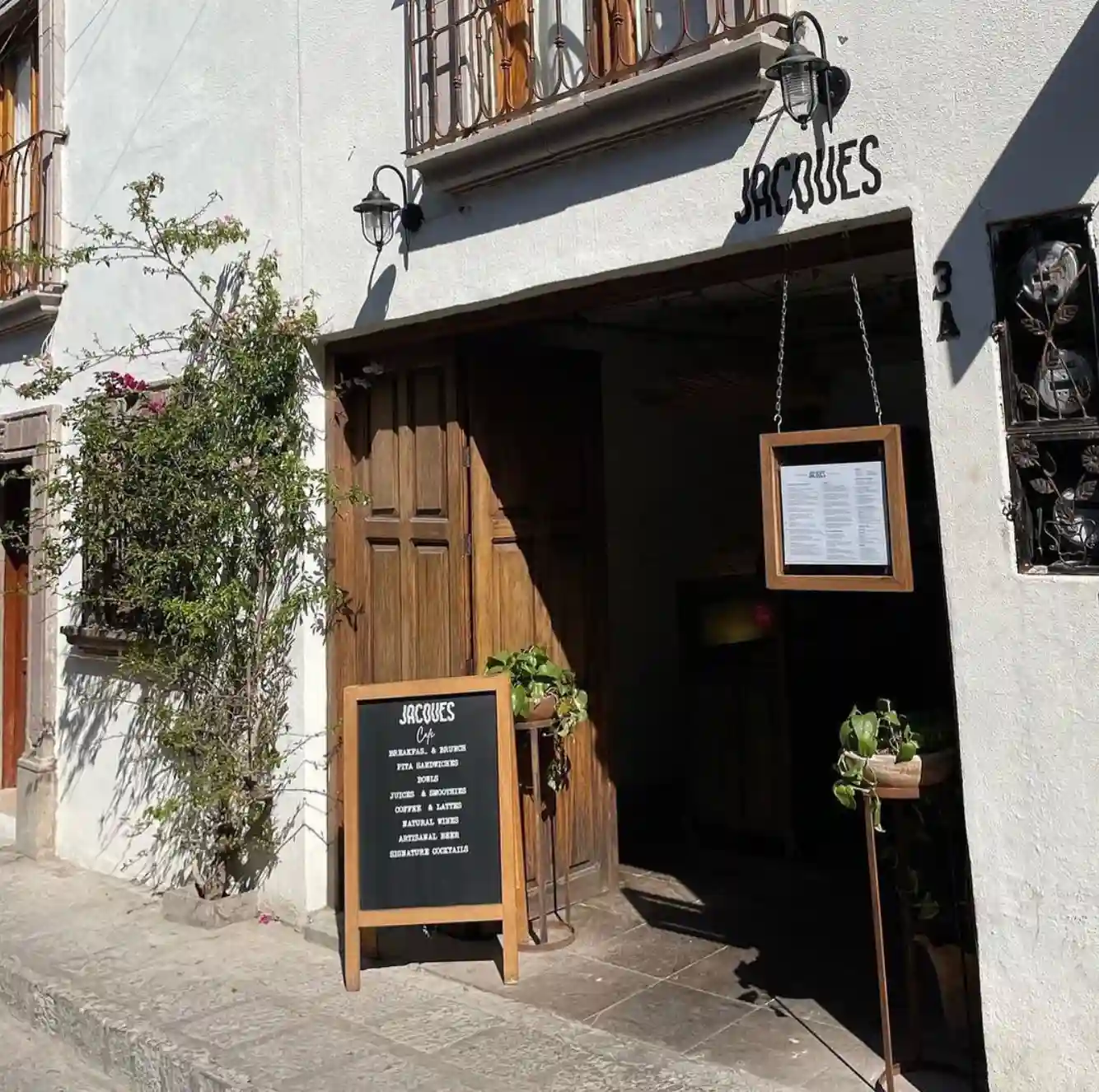 Jaques Cafe