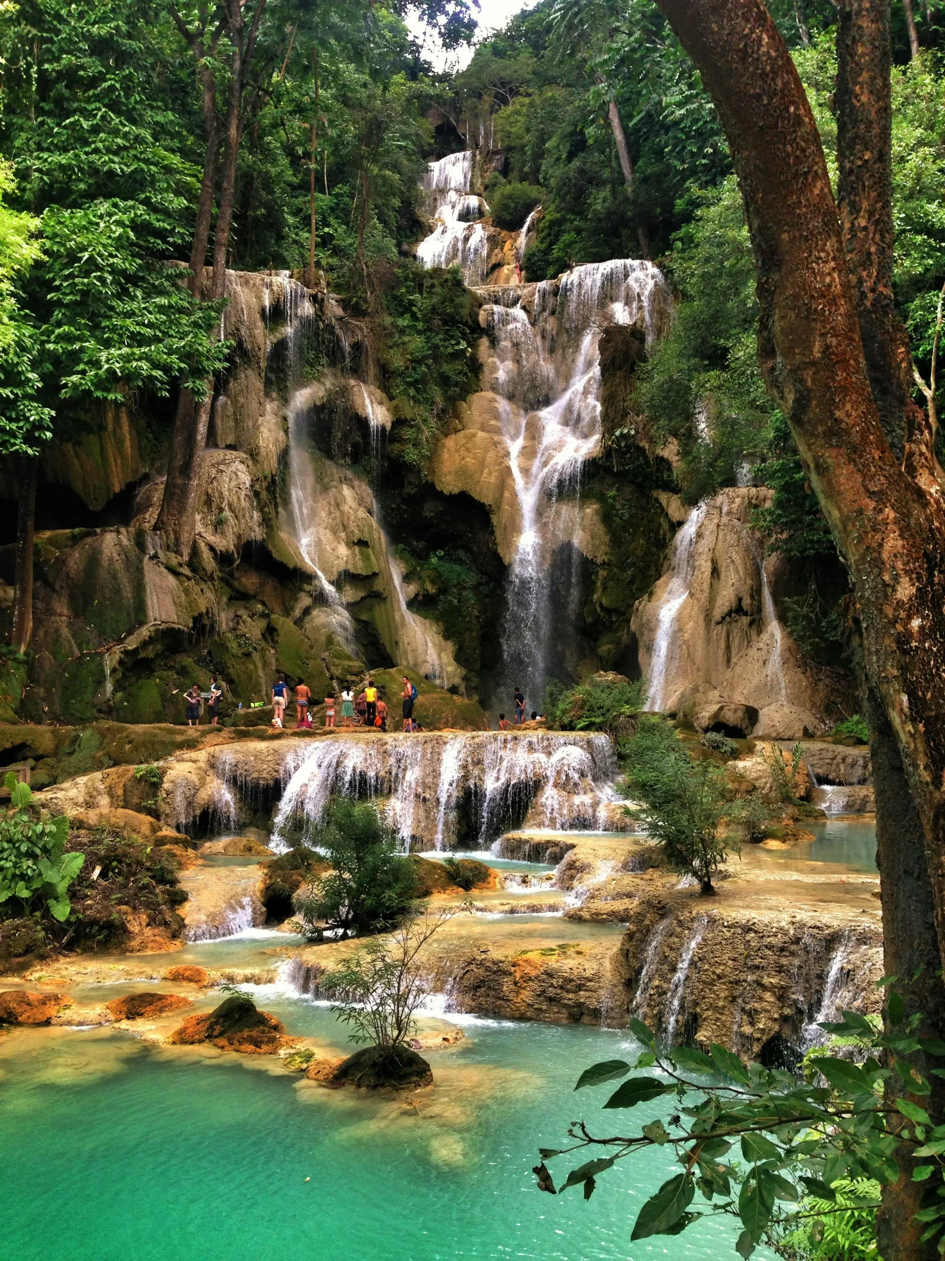 https://vabeau.crea8ivedev.com/wp-content/uploads/2026/06/laos-2-scaled.webp